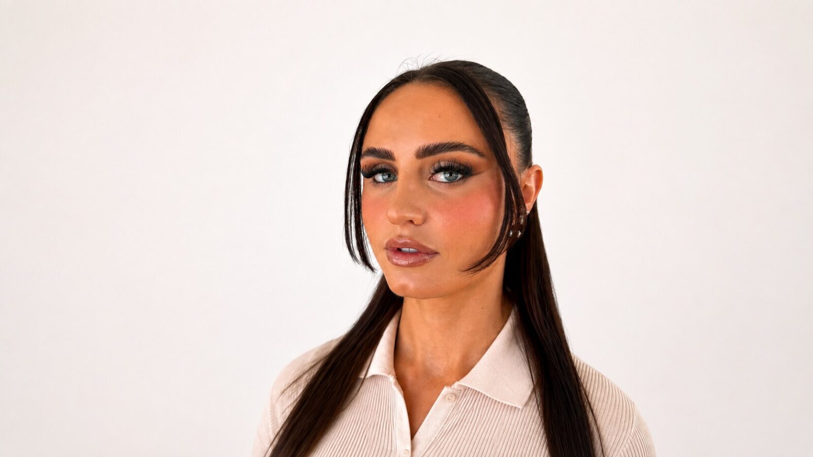 Full face makeup with soft glam eyes and a tailored lash, Circles of Hair Perth